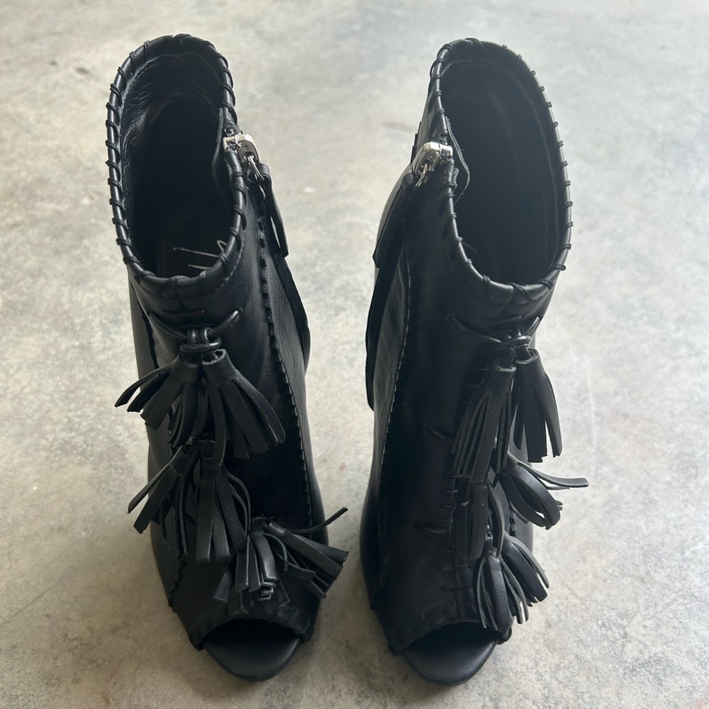 Vero Cuoio Black Heeled Boots with Fringe